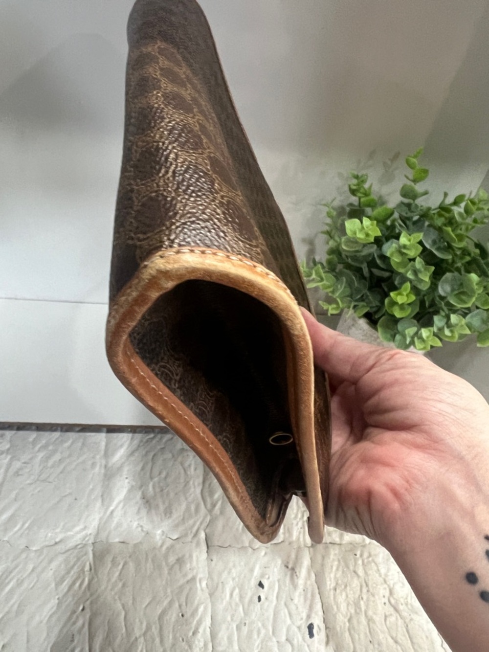 VTG a Celine Brown Triomphe Clutch - Picture 6 of 10